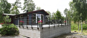 Cottage with a nice view of Lake Vänern outside Mellerud | SE17009