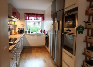 Réfrigérateur, micro-ondes, four, lave-vaisselle