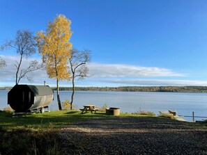 Property grounds - Lovely holiday home with its own lake plot and panoramic view of Rasjön | SE07037 (Månsarp)