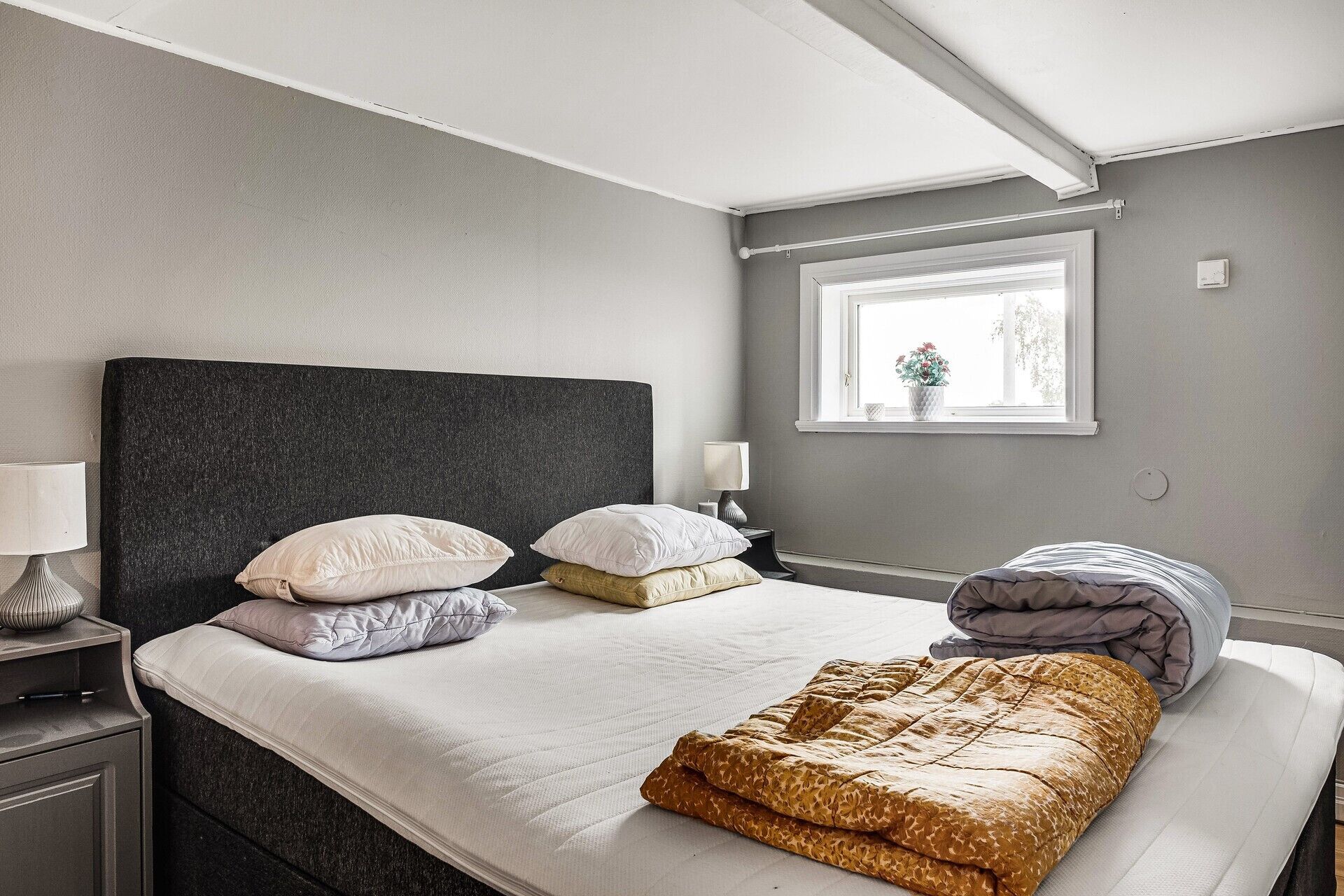 3 bedrooms, iron/ironing board, free WiFi