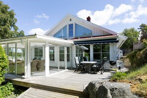 Outdoor dining - Holiday home in Kärna, Bohuslän near salty baths | SE09034 (Kärna)