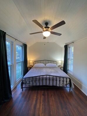 4 bedrooms, WiFi, bed sheets