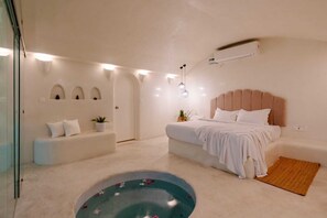 Honeymoon Room, Patio, Garden View | Egyptian cotton sheets, premium bedding, individually decorated - Nomads Resort - Destination Stays (Vanur)