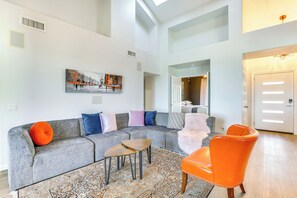 Interior - Mtn & City Views: Stunning Villa in Phoenix! (Phoenix)