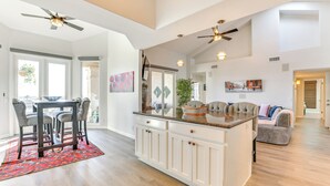 Interior - Mtn & City Views: Stunning Villa in Phoenix! (Phoenix)