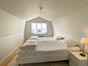 1 bedroom, free WiFi - Idyllic house by Torekov harbor with sea view | SE01043 (Torekov)