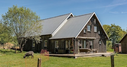 Kockabygget: Charming holiday apartment on a rural farm outside Laholm | SE02059