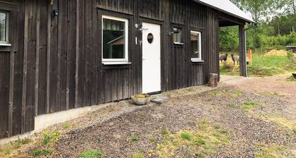 Kockabygget: Charming holiday apartment on a rural farm outside Laholm | SE02059