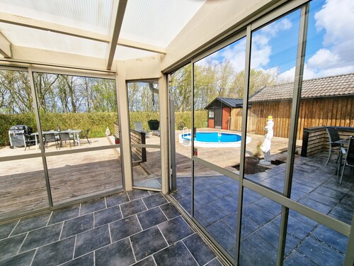 Schönes Ferienhaus mit Außenpool in Billeberga, Landskorna | SE01049