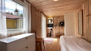 2 bedrooms, free WiFi - Cozy cottage on Gotland with sauna near salty baths | SE12017 (Lärbro)