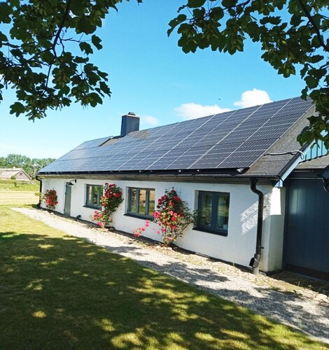 Lovely summer house in Österlen with jacuzzi | SE01048