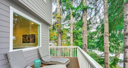 Lakefront Gem w/ Deck & Grill in Shelton