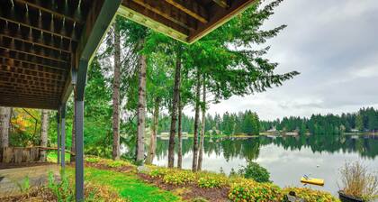 Lakefront Gem w/ Deck & Grill in Shelton