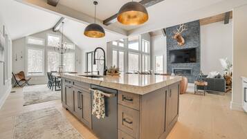 Rumah (5 Bedrooms) | Interior