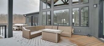 Boyne Mtn Retreat w/ Hot Tub + Shuttle to Resort!