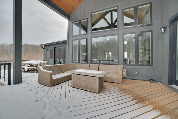 House (5 Bedrooms) | Interior