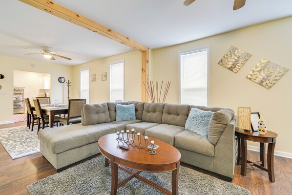 Apartment (2 Bedrooms) | Front of property