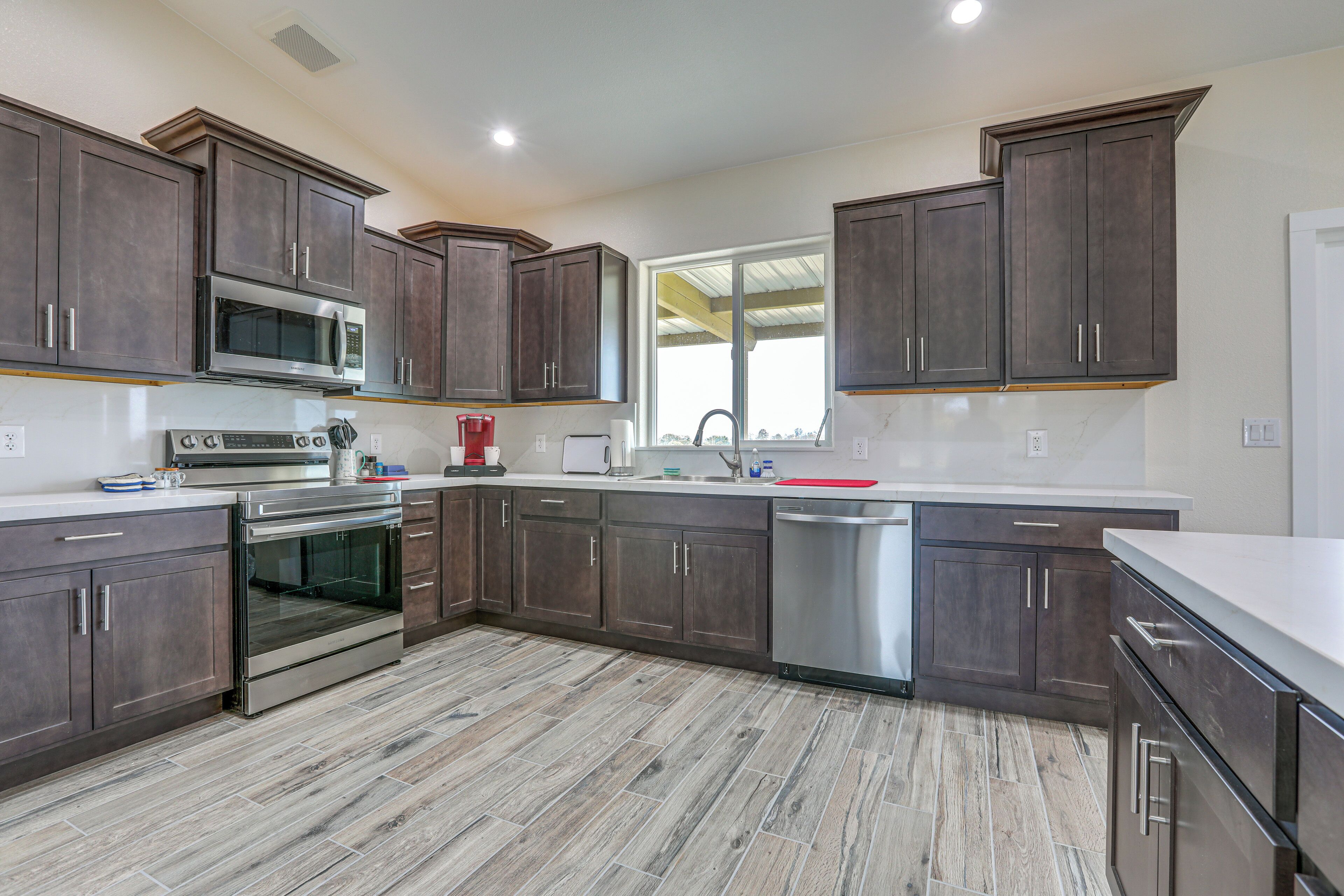 المنشأة من الداخل