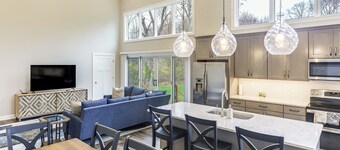 24 Mi to Cincinnati: Newly Built Bethel Home!