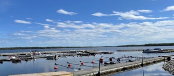 Well-equipped holiday home with a view of Lake Åsnen in Hulevik, Lönashult | SE06057