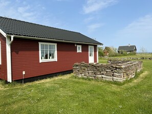 Exterior - Red cozy cottage with sea view | SE04035 (Mörbylånga)
