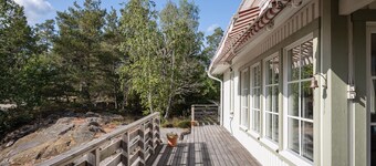 Beautiful house next to Burvik Golf of a high standard with a lake view | SE13010