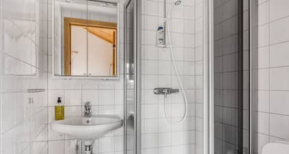 Beautiful house next to Burvik Golf of a high standard with a lake view | SE13010