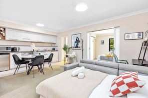1 chambre, fer et planche à repasser, Wi-Fi gratuit, draps fournis