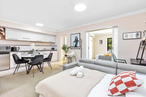 1 bedroom, iron/ironing board, free WiFi, bed sheets
