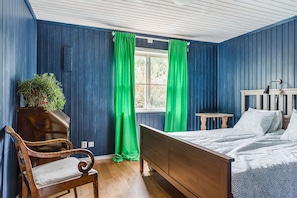 1 habitación, tabla de planchar con plancha, wifi gratis y ropa de cama