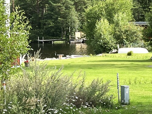 Cosy, spacious cottage located by Lake Virserumssjön | SE05041