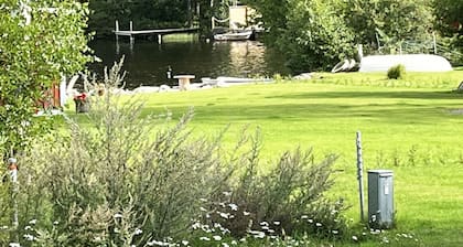 Cosy, spacious cottage located by Lake Virserumssjön | SE05041