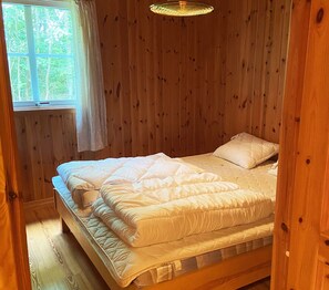 2 quartos, ferros/tábuas de passar roupa