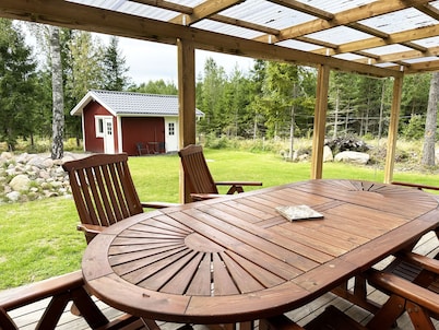 Nice holiday home by the lake Vristulven | SE08049