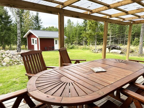 Nice holiday home by the lake Vristulven | SE08049