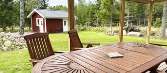 Nice holiday home by the lake Vristulven | SE08049