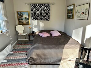 1 bedroom, iron/ironing board, free WiFi