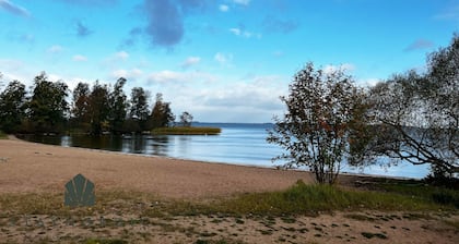 Nice red cottage near the lake Hjälmaren and Vingåker | SE11019
