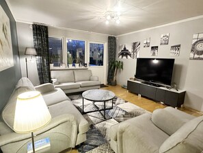 TV, lareira