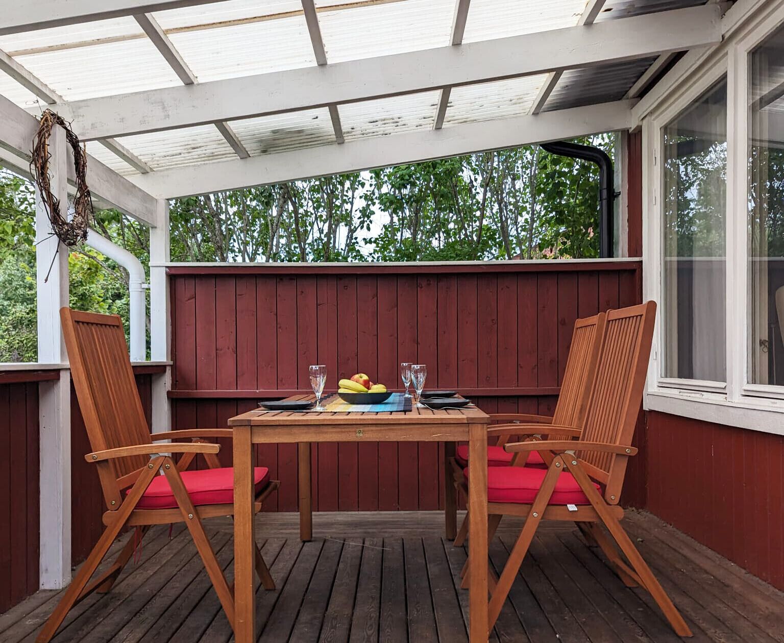 Outdoor dining