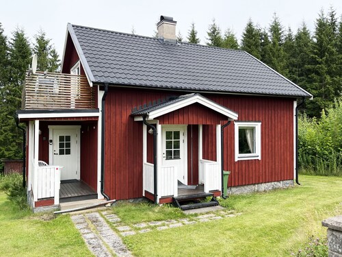 Cozy little red cottage with proximity to a pond and lake outside Virserum | SE05061