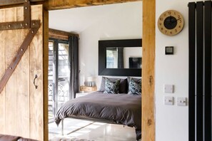 House | 1 bedroom, Internet - Romantic Countryside Lodge With Hot Tub (Chichester)