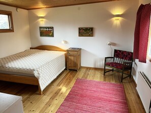 1 chambre, fer et planche à repasser, accès au Wi-Fi (inclus)