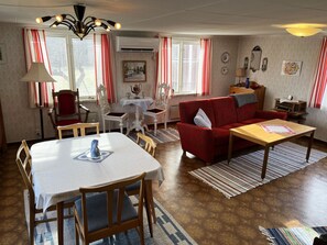 Interior - Red cottage located close to forest and land outside Virserum | SE05066 (Järnforsen)