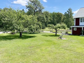 Property grounds - Red cottage located close to forest and land outside Virserum | SE05066 (Järnforsen)