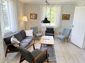 Living area - Charming house by Emån in Hälleforshult, Påskallavik | SE05074 (Oskarshamn)