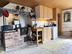 Fridge, microwave, oven, stovetop - Unique accommodation in a converted barn in Varekil | SE09063 (Varekil)
