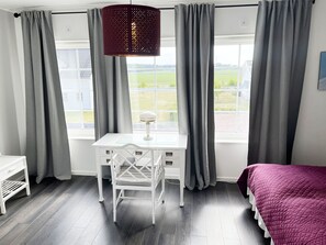 3 bedrooms, iron/ironing board, free WiFi