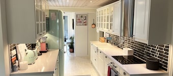 Well-maintained and nice cottage in popular Stora Rör, north of Färjestaden. | SE04052