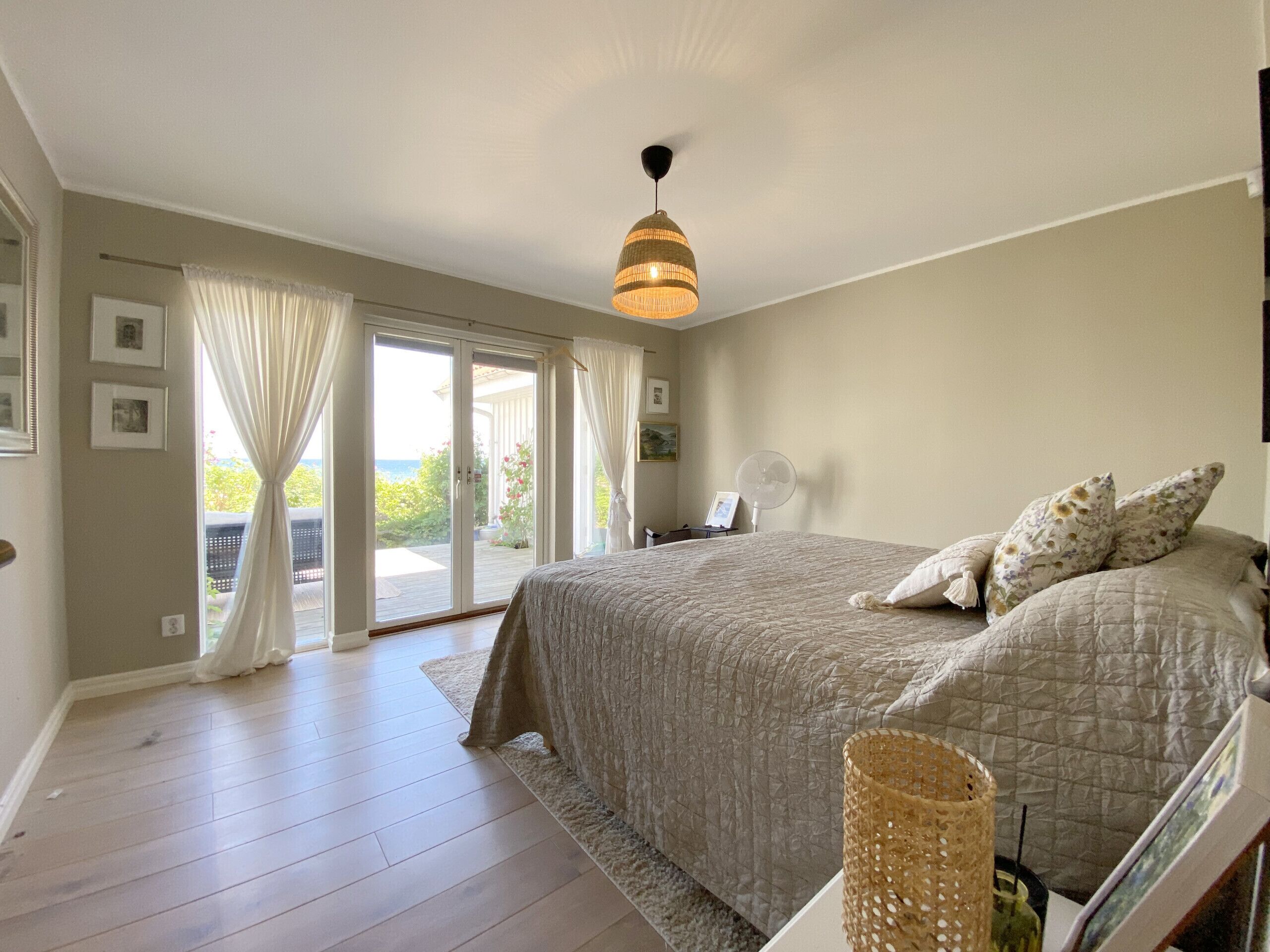 4 多间卧室、免费 WiFi、床单